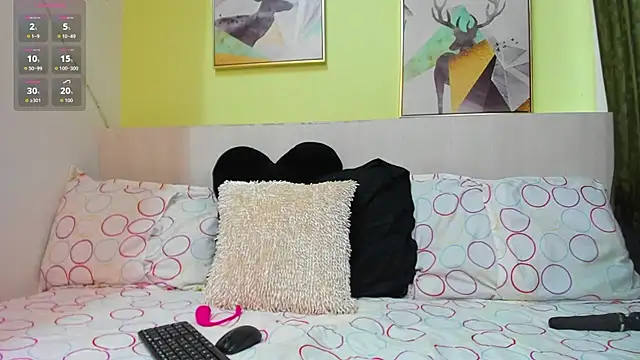 AtheneaArbelaez  online show from 11/15/25, 01:51