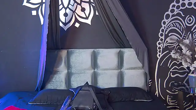 Maylu Fox online show from 10/27/25, 11:58