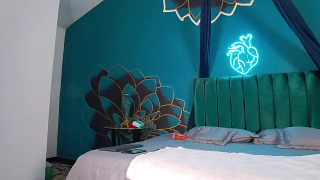 Maylu Fox online show from 11/07/25, 03:34