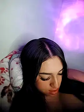 Snapshot of Linda_Saenz_ chatting on 10/05/25, 04:11 Linda Saenz online show from 10/05/25, 04:11