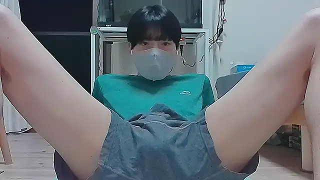 saitama0038 online show from 10/02/25, 03:52