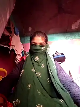 Snapshot of Hemal_Gobin chatting on 09/15/25, 08:03 Hemal Gobin online show from 09/15/25, 08:03