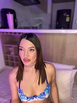 Bella-taylorr online show from 03/19/26, 06:39