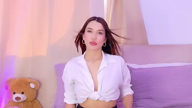 Bella-taylorr online show from 07/27/26, 01:07