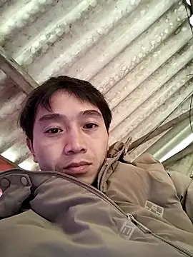 Snapshot of Boytasexy chatting on 12/15/25, 06:17 Boytasexy online show from 12/15/25, 06:17