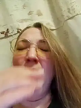 Snapshot of Kiss_Eva chatting on 01/02/25, 09:39 Kiss Eva online show from 01/02/25, 09:39