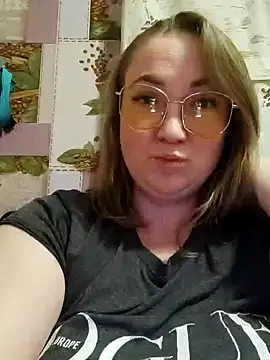 Snapshot of Kiss_Eva chatting on 01/05/25, 09:47 Kiss Eva online show from 01/05/25, 09:47