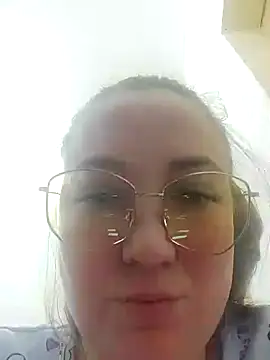 Snapshot of Kiss_Eva chatting on 01/10/25, 08:48 Kiss Eva online show from 01/10/25, 08:48