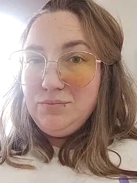 Snapshot of Kiss_Eva chatting on 02/15/25, 12:54 Kiss Eva online show from 02/15/25, 12:54