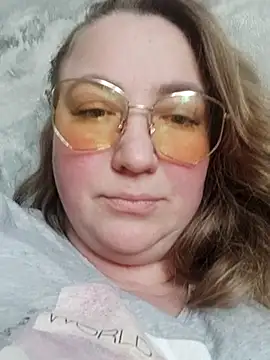 Snapshot of Kiss_Eva chatting on 03/08/25, 11:58 Kiss Eva online show from 03/08/25, 11:58