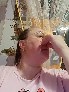 Snapshot of Kiss_Eva chatting on 10/16/25, 04:30 Kiss Eva online show from 10/16/25, 04:30