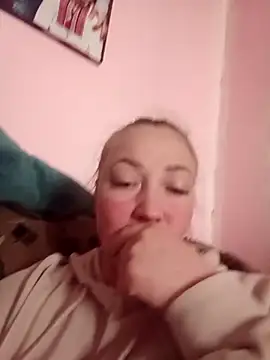 Kiss Eva online show from 04/24/26, 07:55