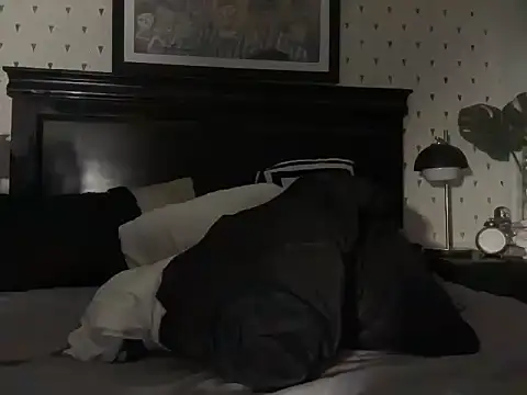 Snapshot of KarlKambing chatting on 12/15/25, 02:21 KarlKambing online show from 12/15/25, 02:21