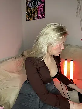 April Purr online show from 04/23/26, 12:29