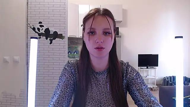 Leonaalove online show from 04/23/26, 01:13