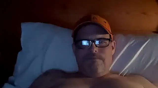 Snapshot of One_Man_For_You chatting on 12/16/25, 02:16 One Man For You online show from 12/16/25, 02:16