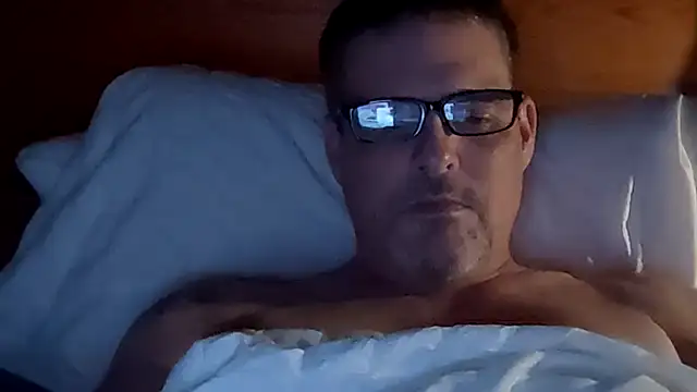 Snapshot of One_Man_For_You chatting on 12/16/25, 11:43 One Man For You online show from 12/16/25, 11:43