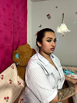 naomirouse  online show from 01/12/26, 03:34