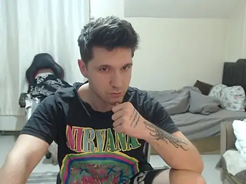 Snapshot of 2handsomemann chatting on 04/08/26, 07:14 2handsomemann online show from 04/08/26, 07:14
