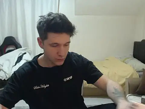 Snapshot of 2handsomemann chatting on 05/01/26, 10:03 2handsomemann online show from 05/01/26, 10:03