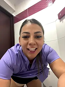 Snapshot of CandelaMartineez chatting on 10/08/25, 04:04 CandelaMartineez online show from 10/08/25, 04:04