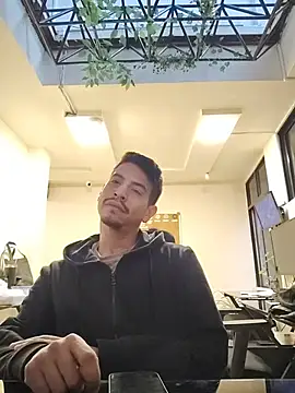 Snapshot of Juann-cock chatting on 05/16/26, 10:19 Juann-cock online show from 05/16/26, 10:19