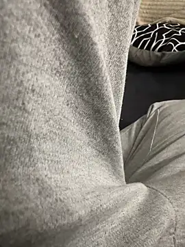 Snapshot of paleron34 chatting on 02/20/26, 10:32 paleron34 online show from 02/20/26, 10:32