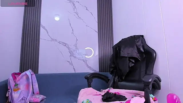 ShaunaDream online show from 10/11/25, 04:01