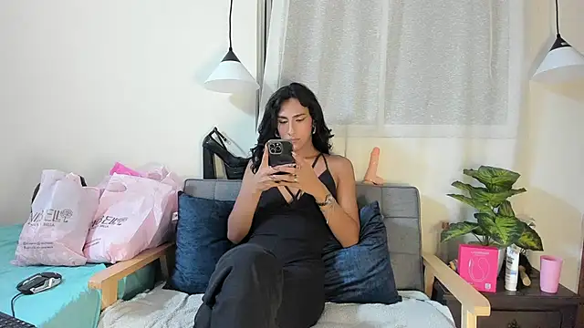 Snapshot of zou_quira chatting on 09/17/25, 08:21 zou quira online show from 09/17/25, 08:21