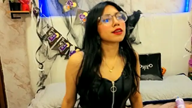 VioletxBloom online show from 10/24/25, 09:55