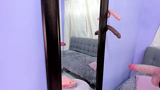 Snapshot of Anna_Belluci chatting on 10/11/25, 04:12 Anna Belluci online show from 10/11/25, 04:12