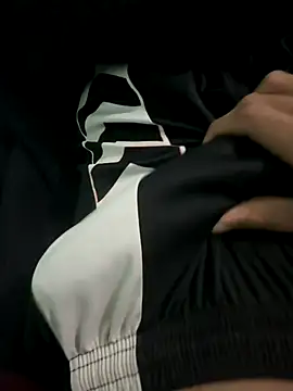 Snapshot of monster20cm chatting on 11/13/25, 11:58 monster20cm online show from 11/13/25, 11:58