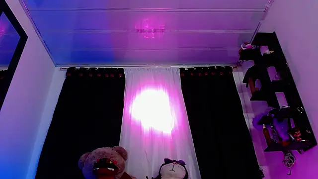 Snapshot of valerii_fox_69 chatting on 05/22/26, 03:35 valerii fox 69 online show from 05/22/26, 03:35