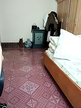 Moona heny online show from 11/27/25, 01:18