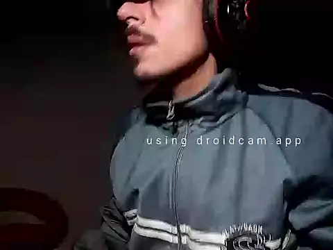 Snapshot of papito20cm chatting on 09/14/25, 02:54 papito20cm online show from 09/14/25, 02:54