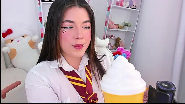 Snapshot of dolce_antonellaa chatting on 02/18/26, 03:24 dolce antonellaa online show from 02/18/26, 03:24