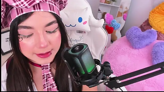 Snapshot of dolce_antonellaa chatting on 02/21/26, 04:35 dolce antonellaa online show from 02/21/26, 04:35