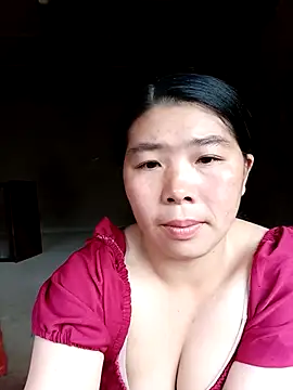 quynhkoolbae online show from 10/14/25, 11:49