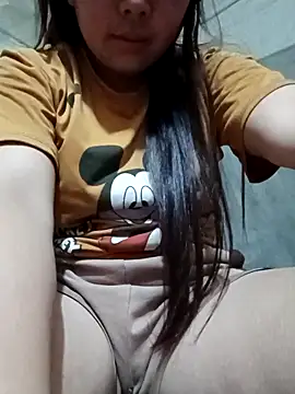 quynhkoolbae online show from 04/19/26, 12:54