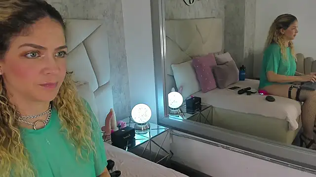 Velora   online show from 12/05/25, 03:48