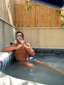 Snapshot of husbandandwifetobe chatting on 09/26/25, 10:30 husbandandwifetobe online show from 09/26/25, 10:30