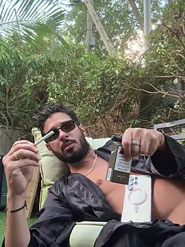 Snapshot of husbandandwifetobe chatting on 10/02/25, 03:57 husbandandwifetobe online show from 10/02/25, 03:57