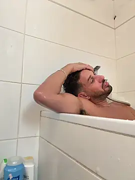 Snapshot of husbandandwifetobe chatting on 10/17/25, 09:23 husbandandwifetobe online show from 10/17/25, 09:23