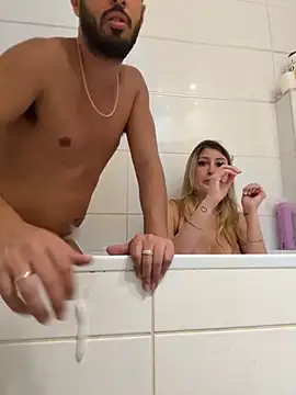 Snapshot of husbandandwifetobe chatting on 11/22/25, 03:49 husbandandwifetobe online show from 11/22/25, 03:49