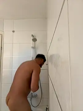 Snapshot of husbandandwifetobe chatting on 11/28/25, 01:03 husbandandwifetobe online show from 11/28/25, 01:03