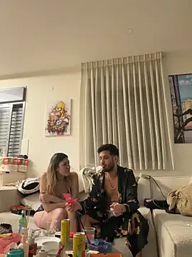 Snapshot of husbandandwifetobe chatting on 02/14/26, 08:16 husbandandwifetobe online show from 02/14/26, 08:16