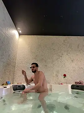 Snapshot of husbandandwifetobe chatting on 02/21/26, 01:01 husbandandwifetobe online show from 02/21/26, 01:01