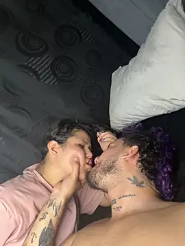 Snapshot of sofi_and_curlers669 chatting on 11/04/25, 03:05 sofi and curlers669 online show from 11/04/25, 03:05