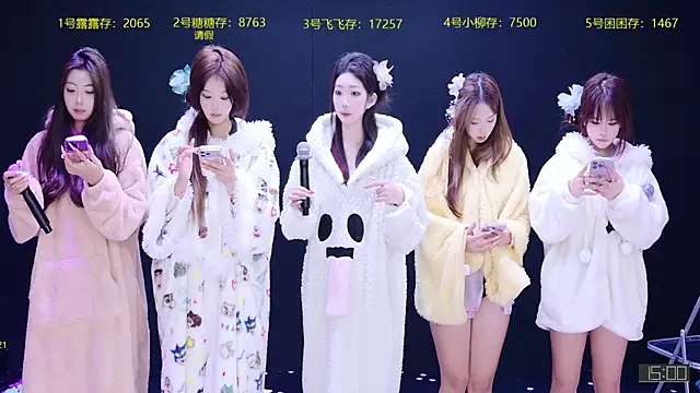 CrazyGirl-888 online show from 10/28/25, 02:31