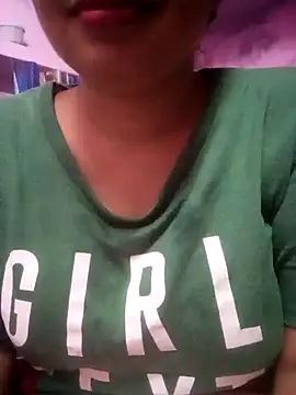 Snapshot of TINASONI chatting on 09/29/25, 01:38 TINASONI online show from 09/29/25, 01:38